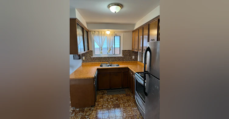 3407 Cedar Creek Drive, Mississauga, ON, L4Y 2Y2 - 3