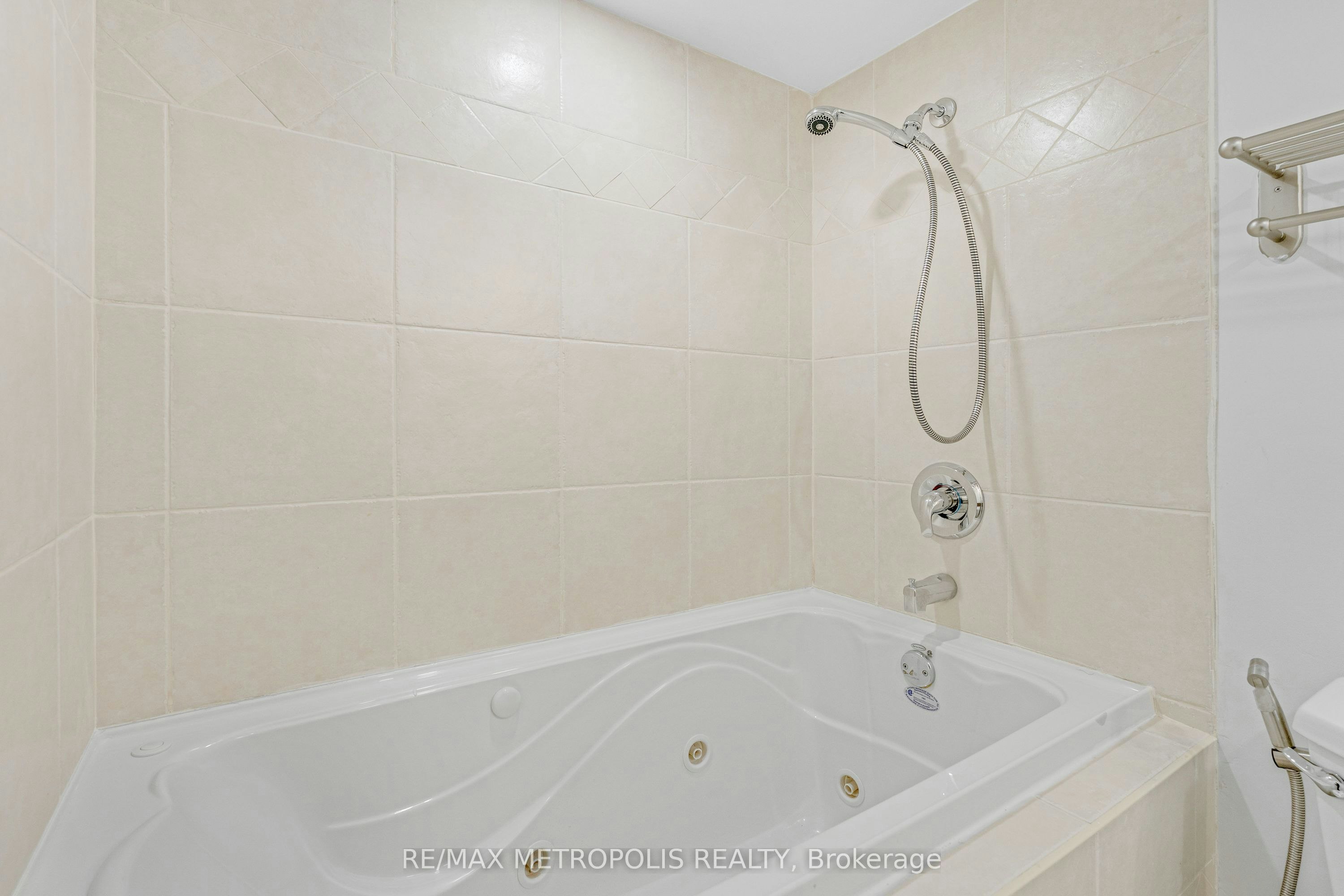 BSMT-5919 Osprey Boulevard, Mississauga, ON, L5N 8J7 - 17