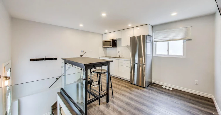 225 Wallace Avenue, Toronto, ON, M6H 1V5 - 4