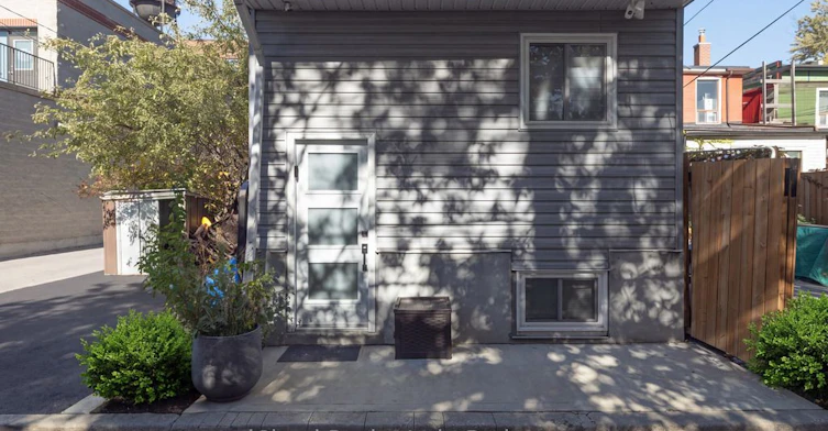 225 Wallace Avenue, Toronto, ON, M6H 1V5