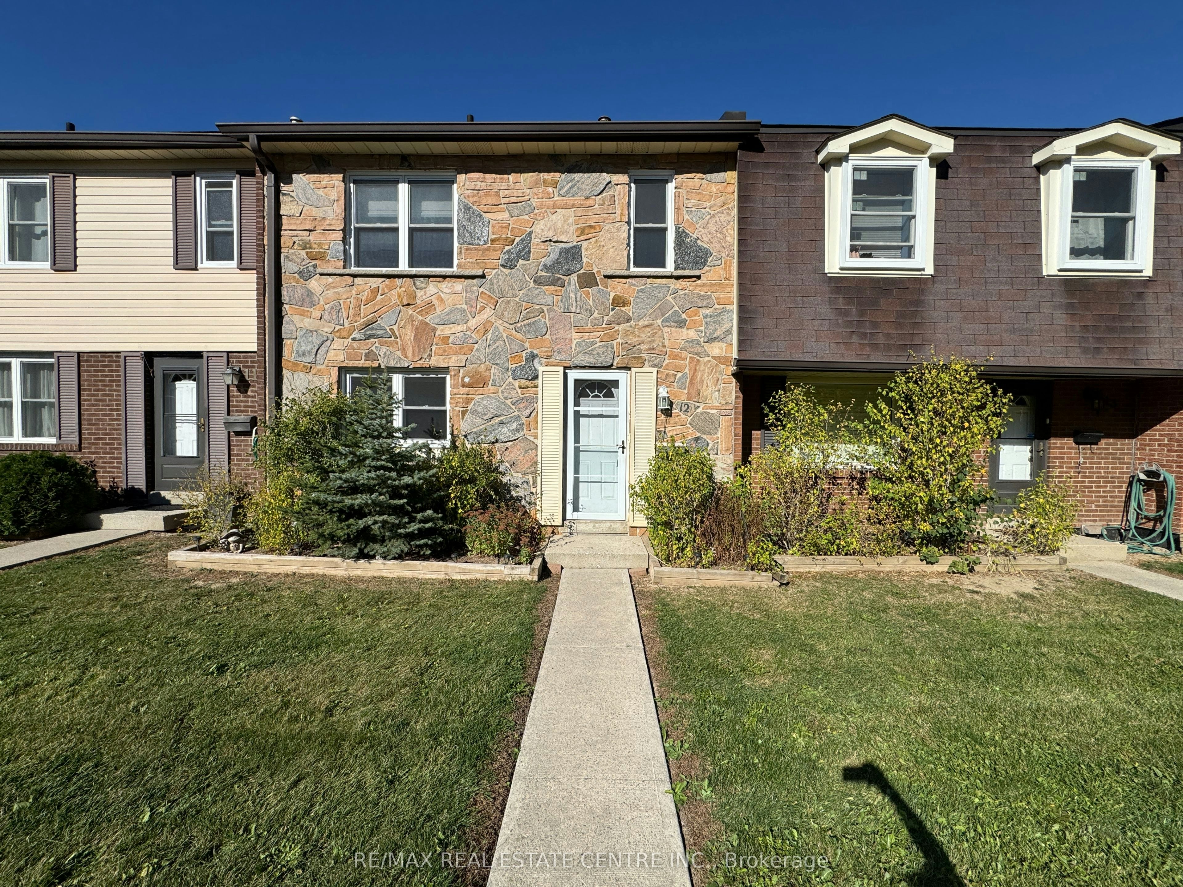 12-2825 Gananoque Drive, Mississauga, ON, L5N 1V6 - 2
