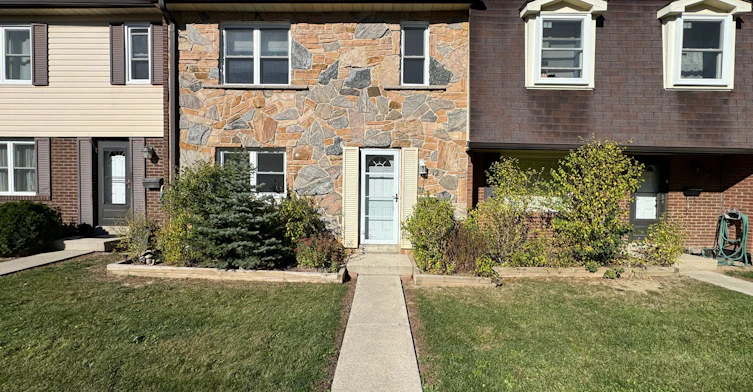 12-2825 Gananoque Drive, Mississauga, ON, L5N 1V6 - 2