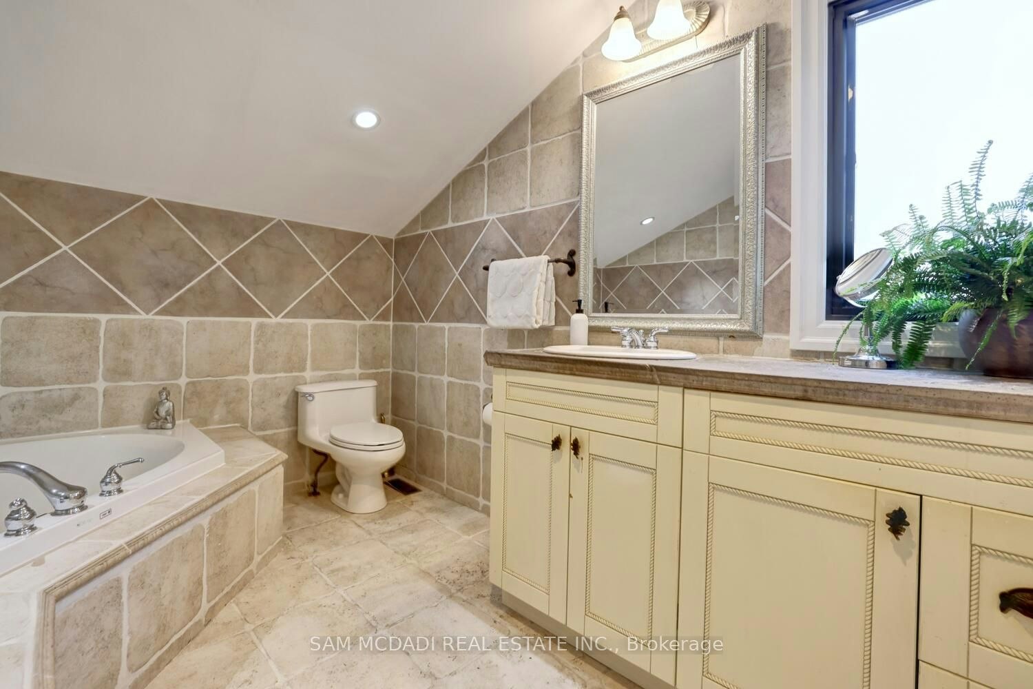 821 Parkland Avenue, Mississauga, ON, L5H 3G6 - 15