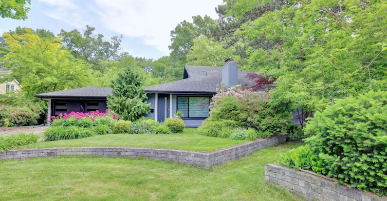 821 Parkland Avenue, Mississauga, ON, L5H 3G6 - 2