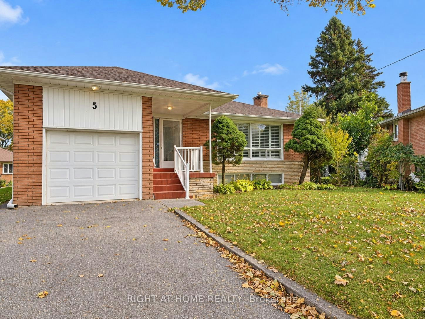 5 Renault Crescent, Toronto, ON, M9P 1J2