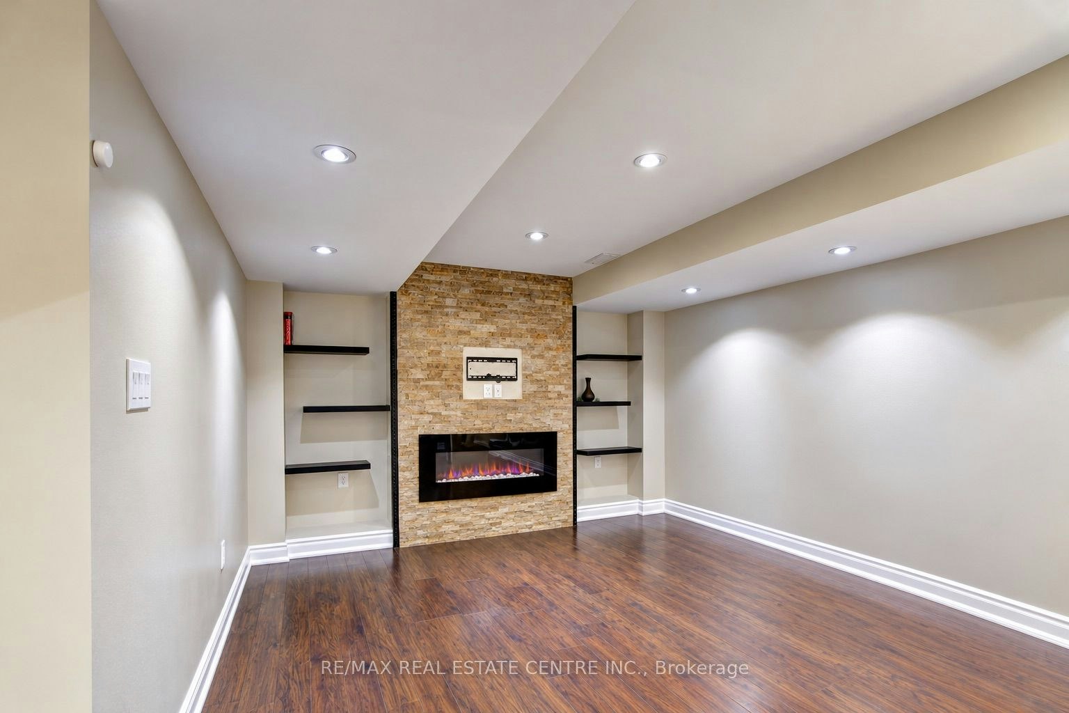(Lower)-6393 Seaver Road, Mississauga, ON, L5V 2J2 - 8