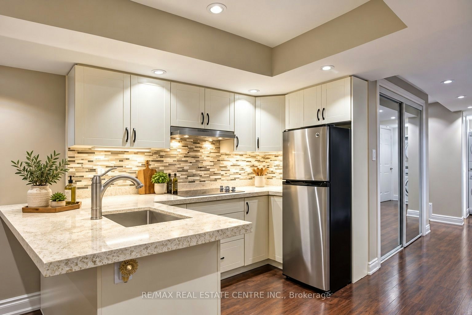 (Lower)-6393 Seaver Road, Mississauga, ON, L5V 2J2 - 5