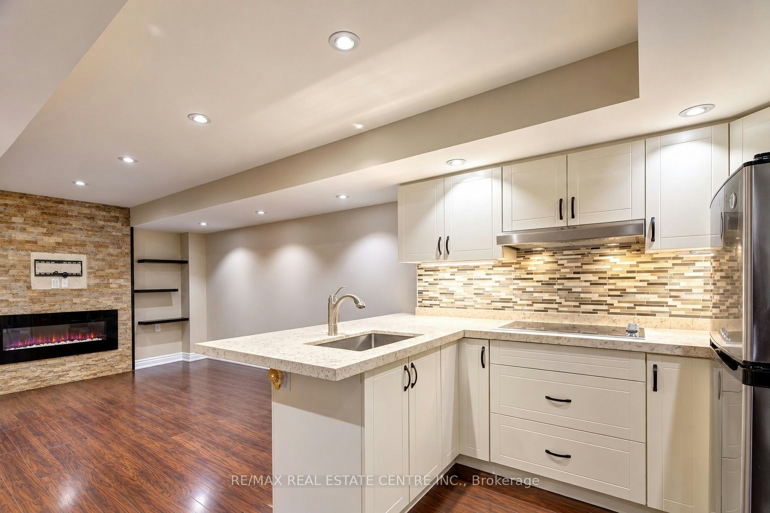 (Lower)-6393 Seaver Road, Mississauga, ON, L5V 2J2 - 7