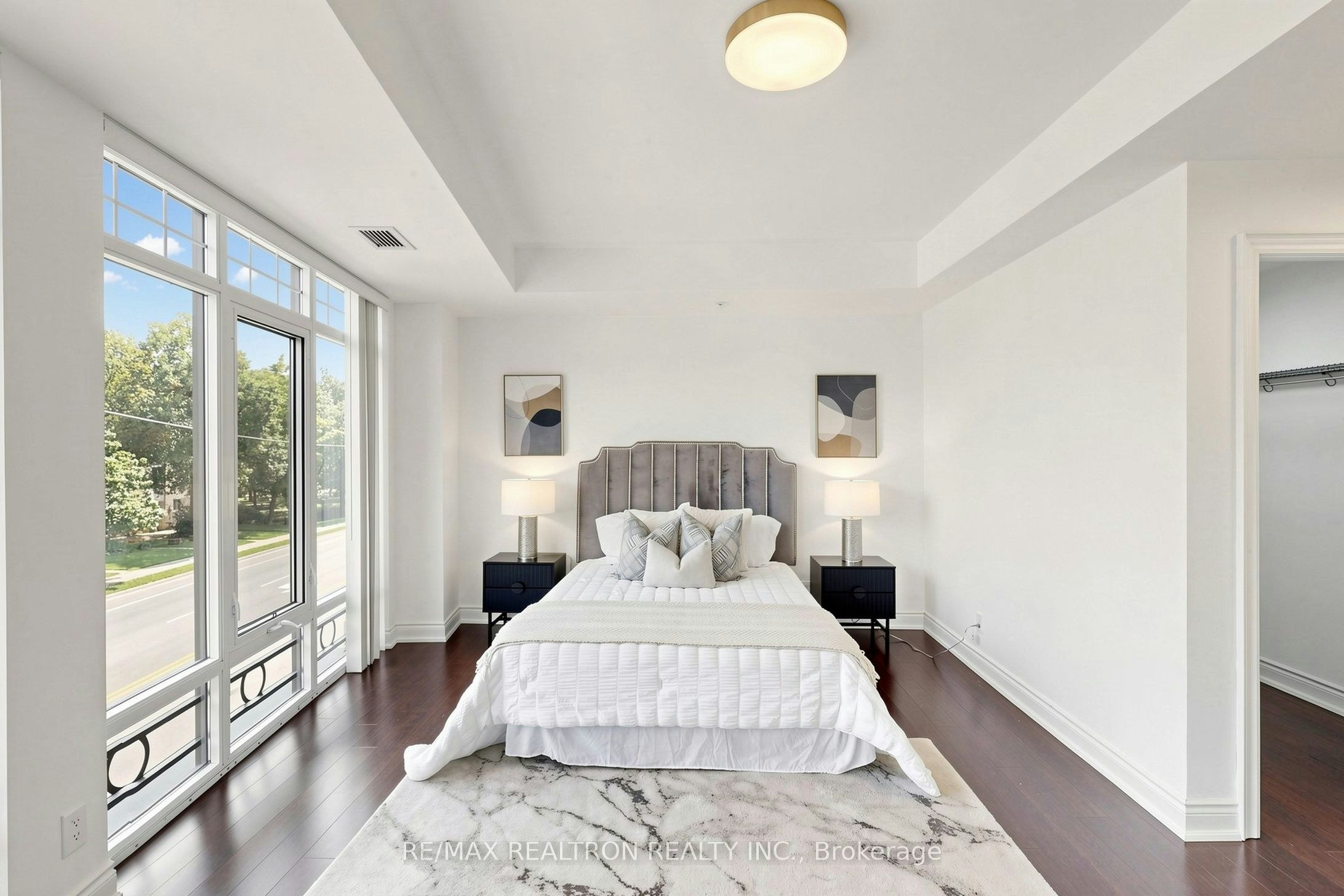 201-205 Lakeshore Road W, Oakville, ON, L6K 0H8 - 20