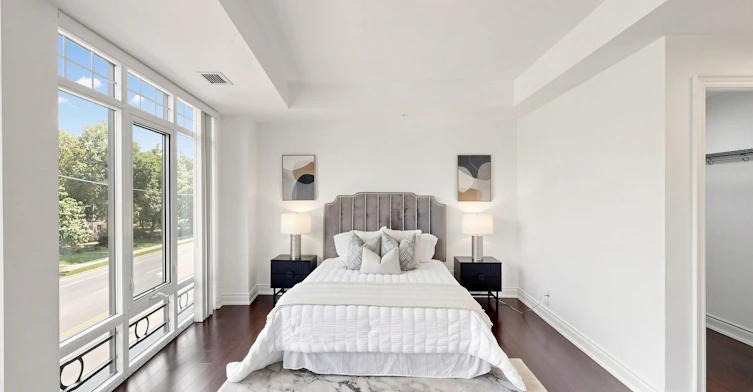 201-205 Lakeshore Road W, Oakville, ON, L6K 0H8 - 20