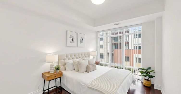 201-205 Lakeshore Road W, Oakville, ON, L6K 0H8 - 26