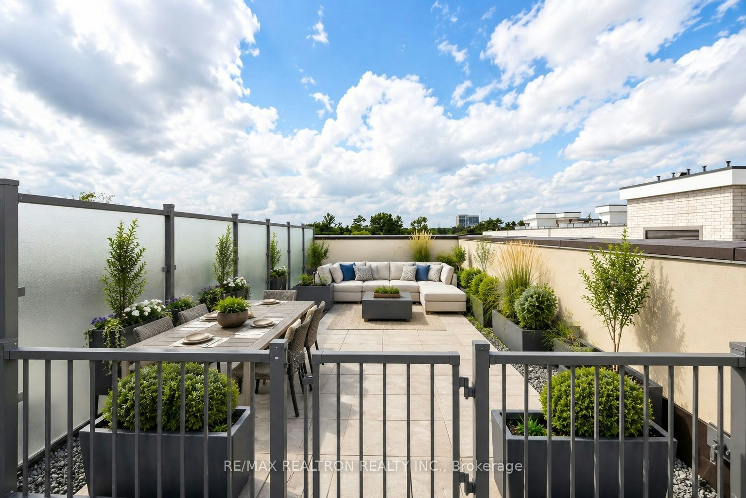 201-205 Lakeshore Road W, Oakville, ON, L6K 0H8 - 48