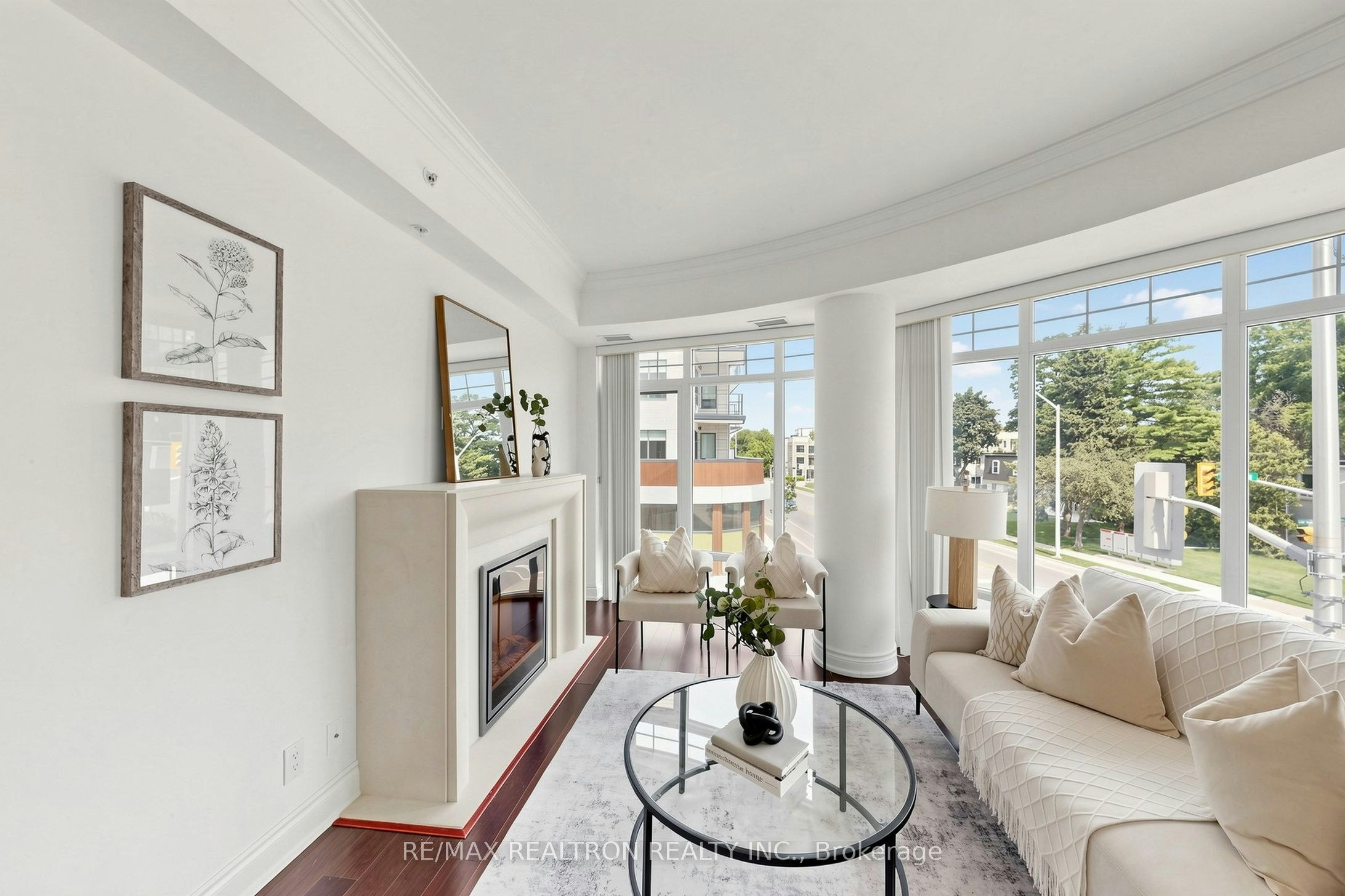 201-205 Lakeshore Road W, Oakville, ON, L6K 0H8 - 7