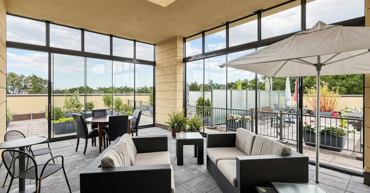 201-205 Lakeshore Road W, Oakville, ON, L6K 0H8 - 44