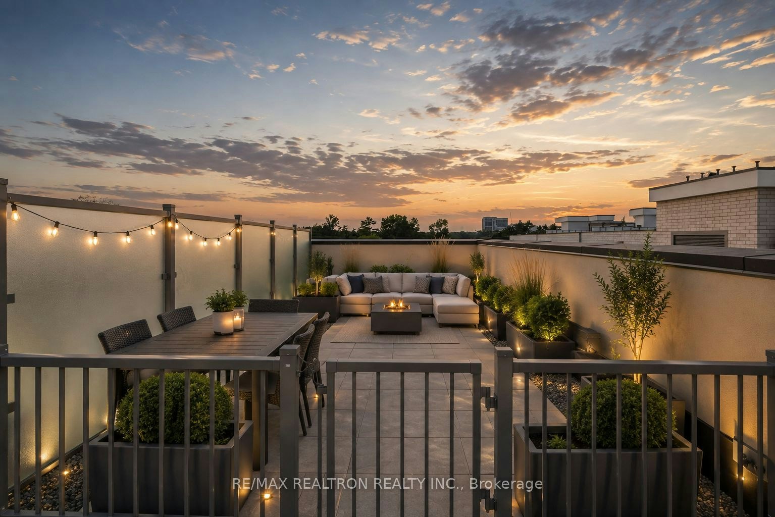 201-205 Lakeshore Road W, Oakville, ON, L6K 0H8 - 49