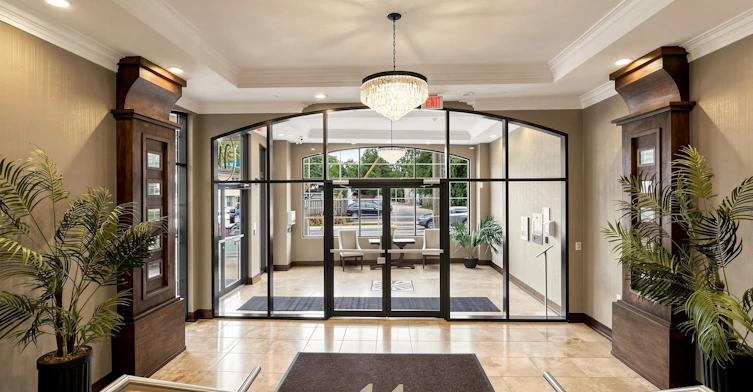 201-205 Lakeshore Road W, Oakville, ON, L6K 0H8 - 4