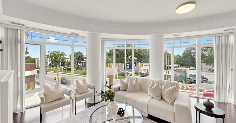 201-205 Lakeshore Road W, Oakville, ON, L6K 0H8 - 6