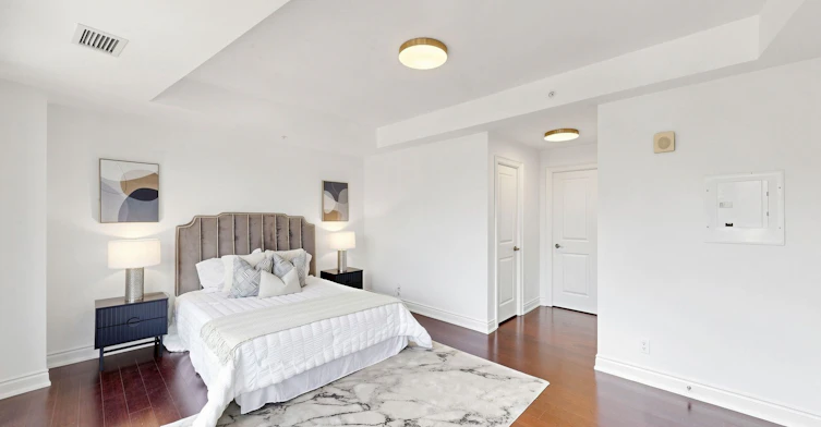 201-205 Lakeshore Road W, Oakville, ON, L6K 0H8 - 21