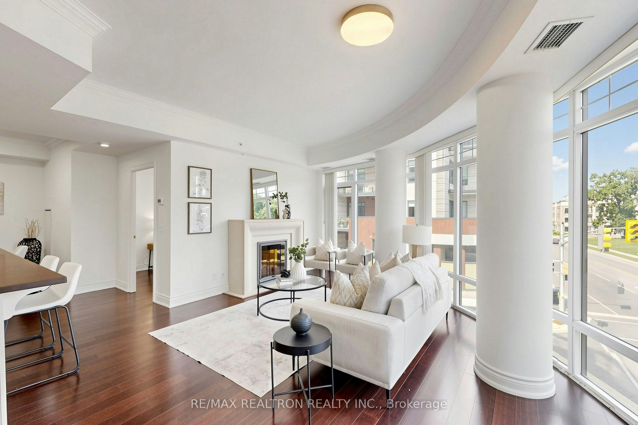 201-205 Lakeshore Road W, Oakville, ON, L6K 0H8 - 9