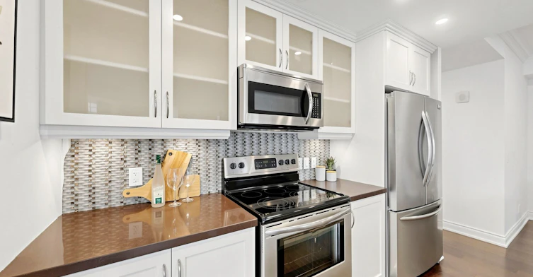 201-205 Lakeshore Road W, Oakville, ON, L6K 0H8 - 16