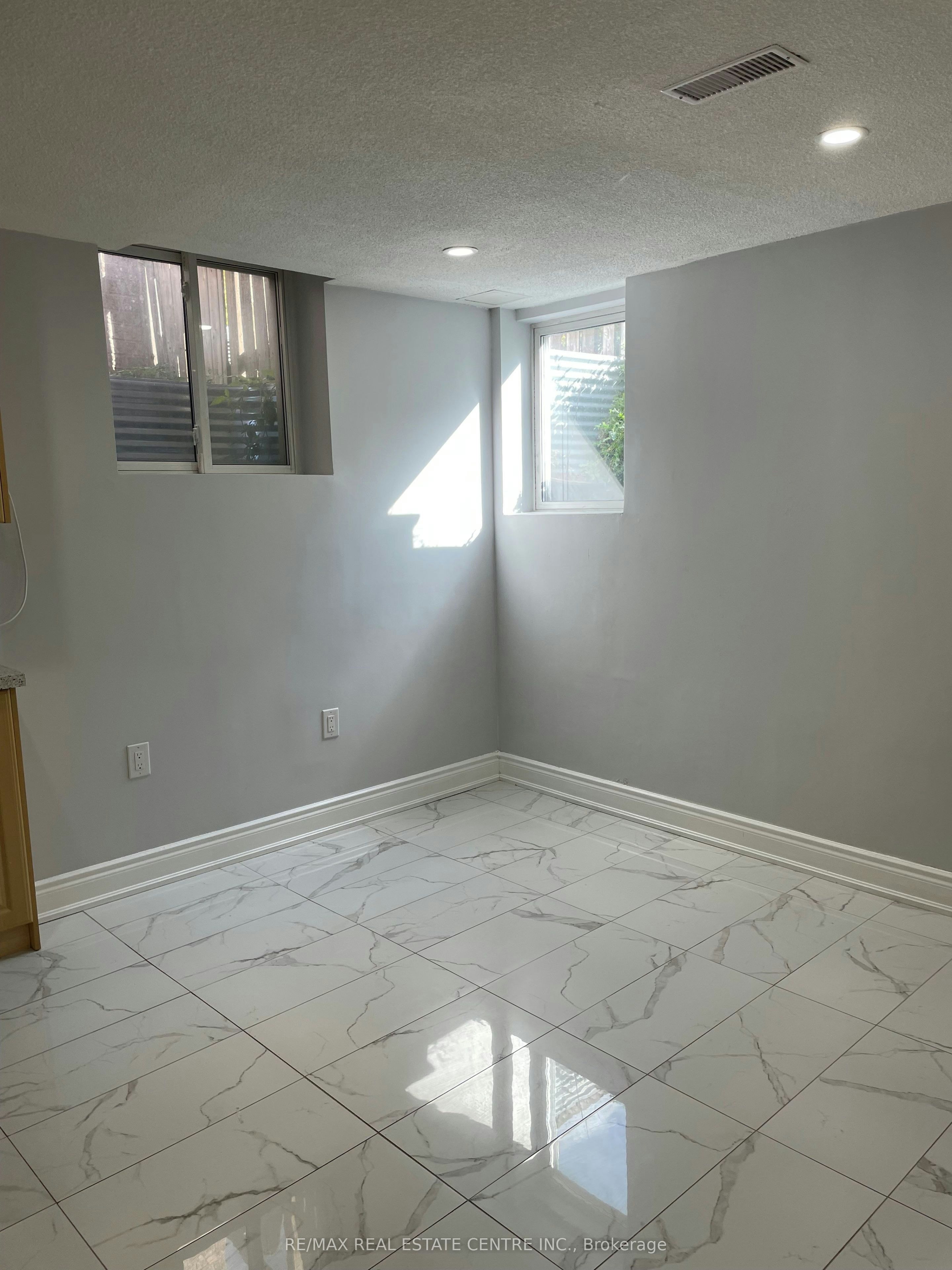 (Basement)-1474 Pate Court, Mississauga, ON, L5V 2Y8 - 7