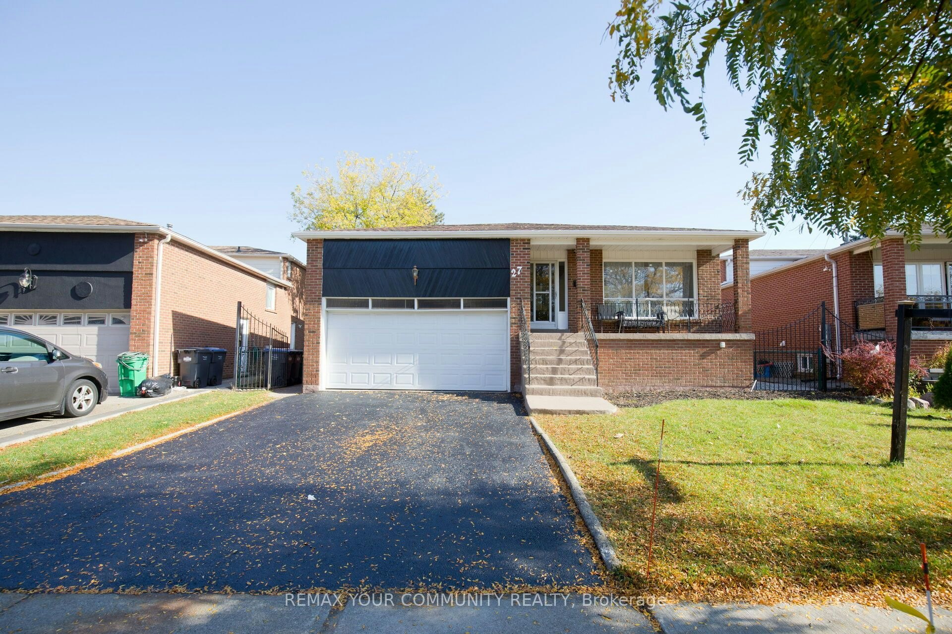 27 Moffatt Avenue, Brampton, ON, L6Y 2L6