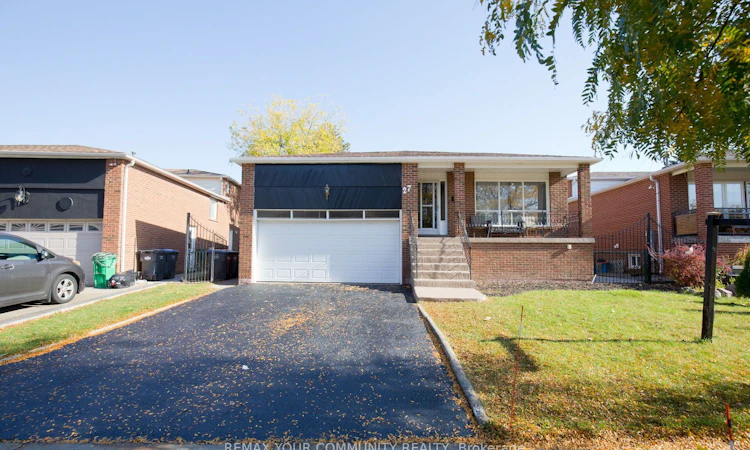 27 Moffatt Avenue