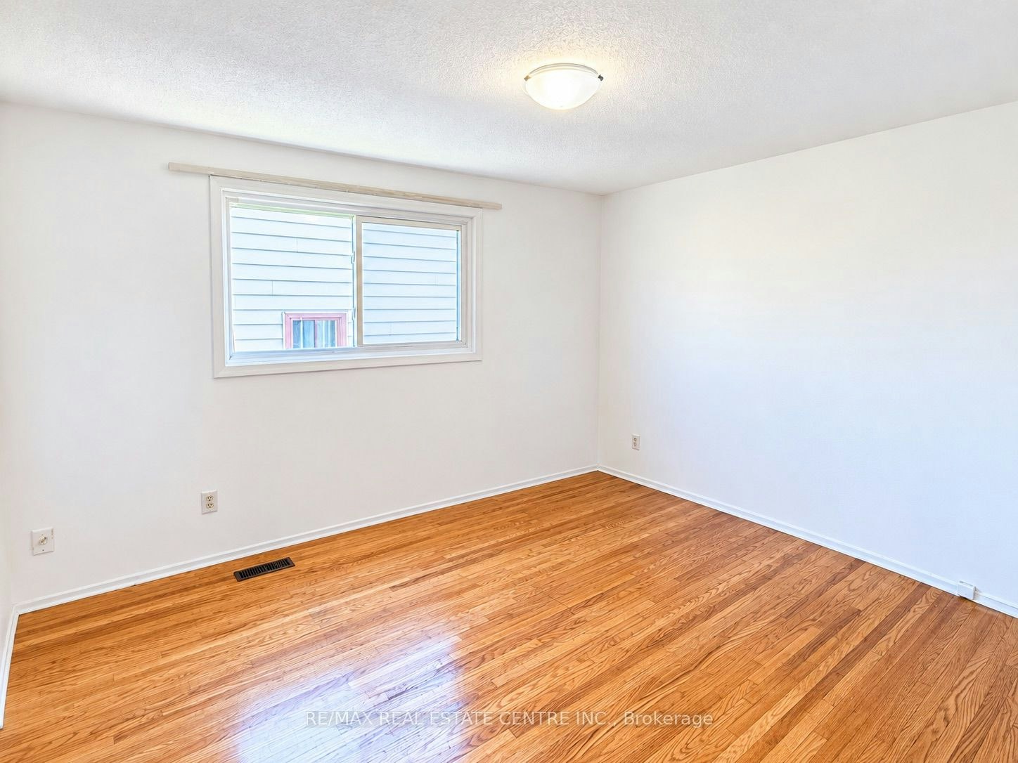3722 Ellengale Drive, Mississauga, ON, L5C 1Z7 - 16