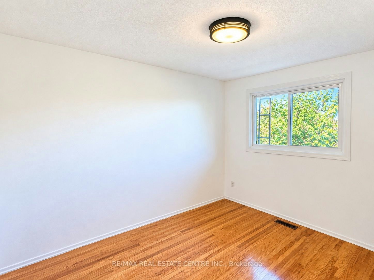 3722 Ellengale Drive, Mississauga, ON, L5C 1Z7 - 18
