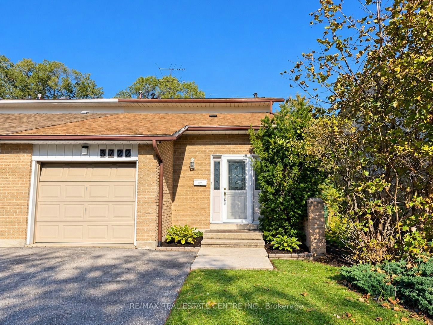 3722 Ellengale Drive, Mississauga, ON, L5C 1Z7