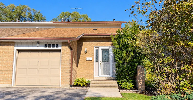 3722 Ellengale Drive, Mississauga, ON, L5C 1Z7