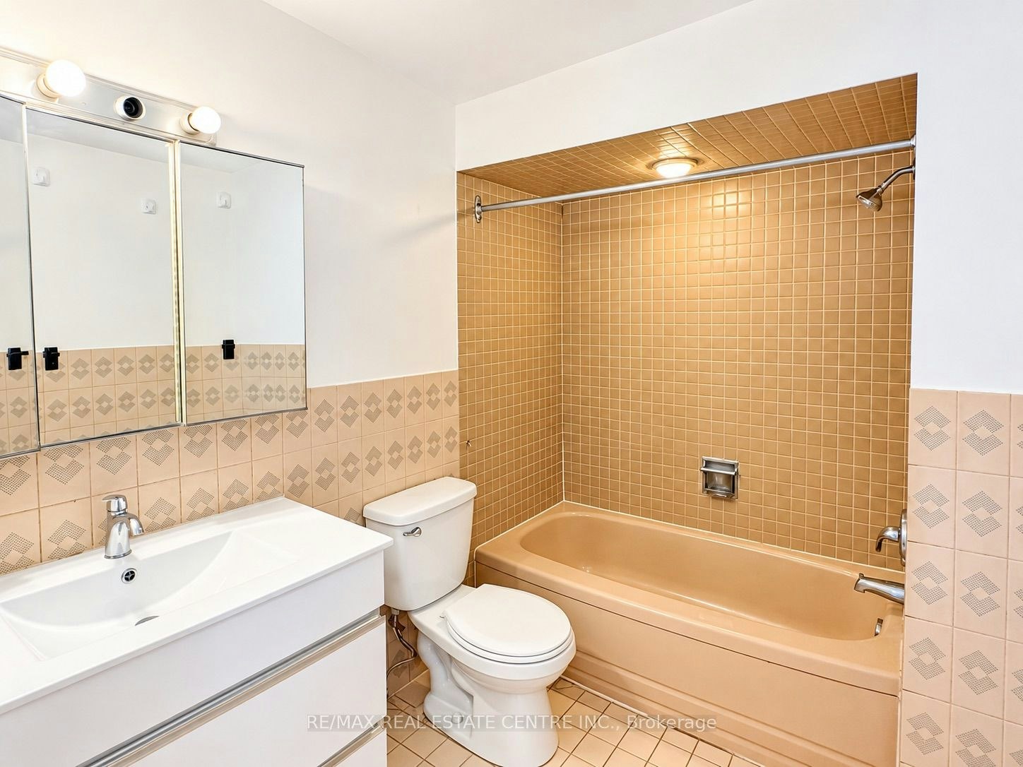 3722 Ellengale Drive, Mississauga, ON, L5C 1Z7 - 17