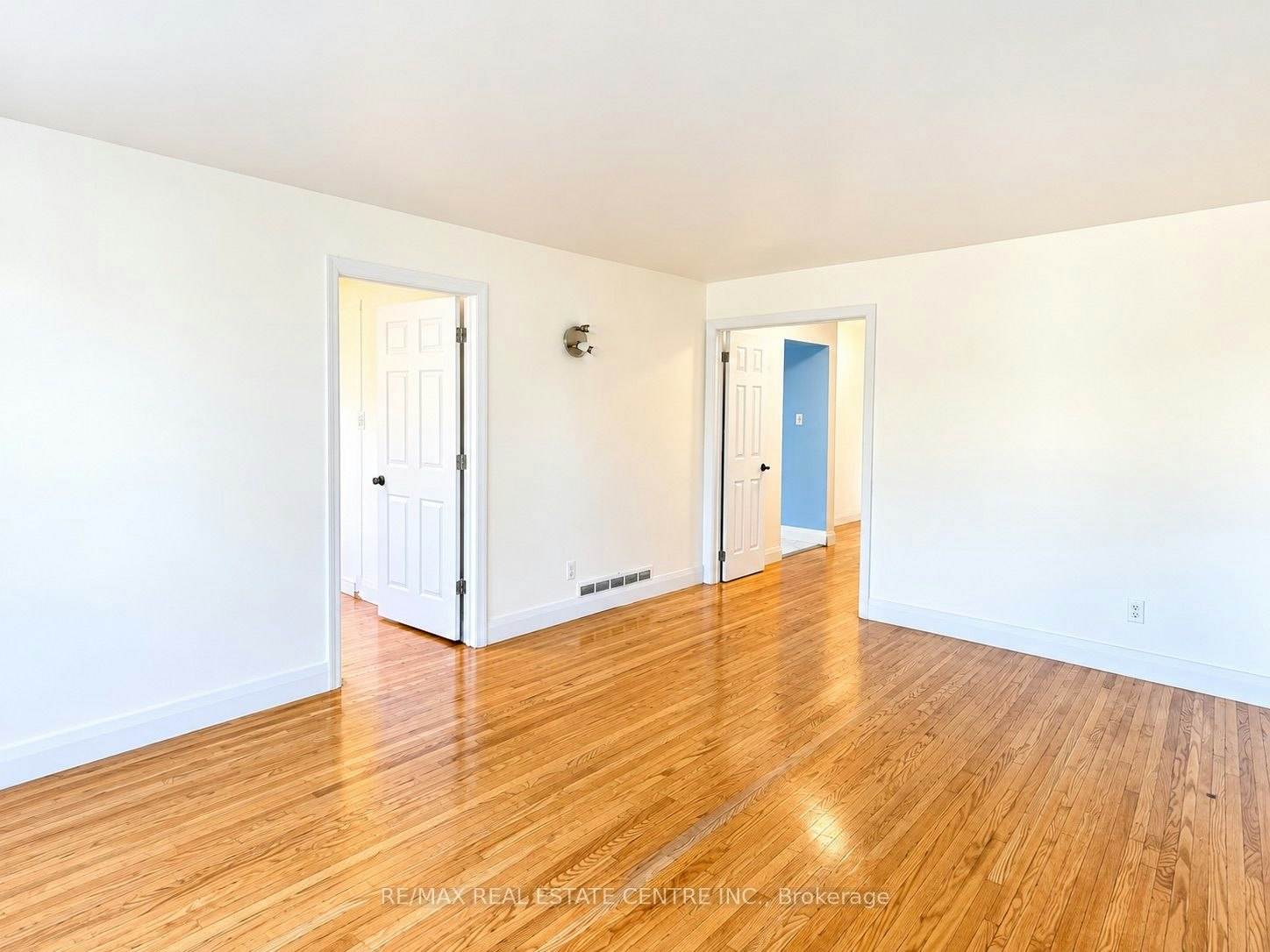 3722 Ellengale Drive, Mississauga, ON, L5C 1Z7 - 5
