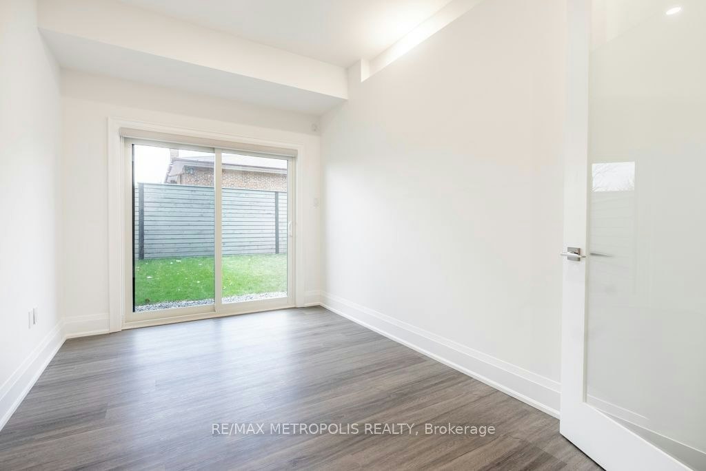 LOWER-25 Antonio Court, Toronto, ON, M9L 2J7 - 16