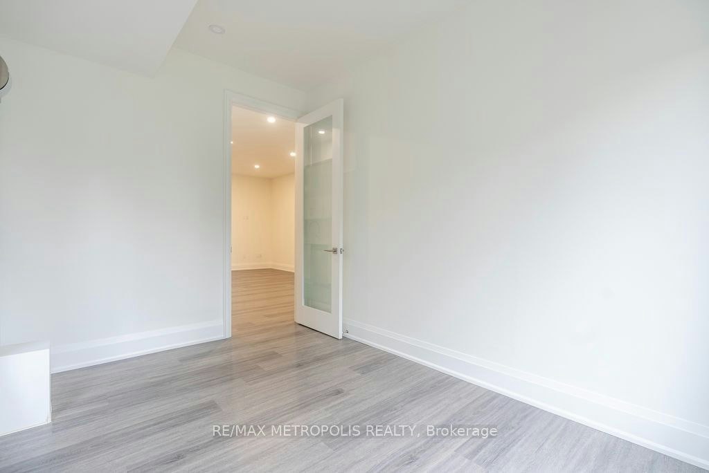 LOWER-25 Antonio Court, Toronto, ON, M9L 2J7 - 14