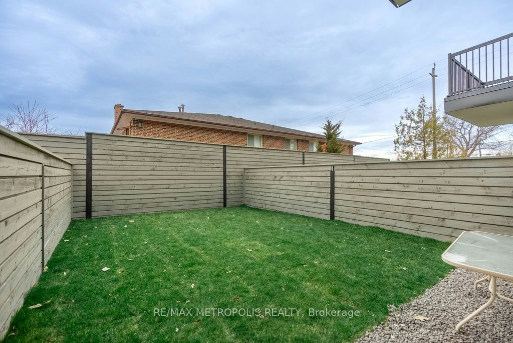 LOWER-25 Antonio Court, Toronto, ON, M9L 2J7 - 23