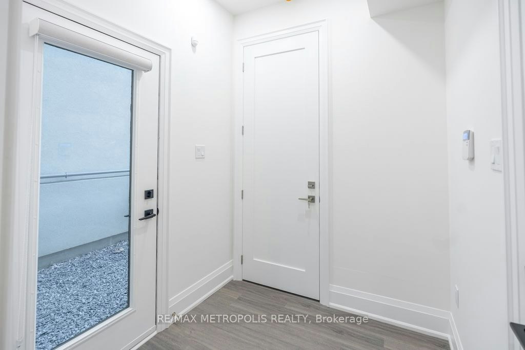 LOWER-25 Antonio Court, Toronto, ON, M9L 2J7 - 18
