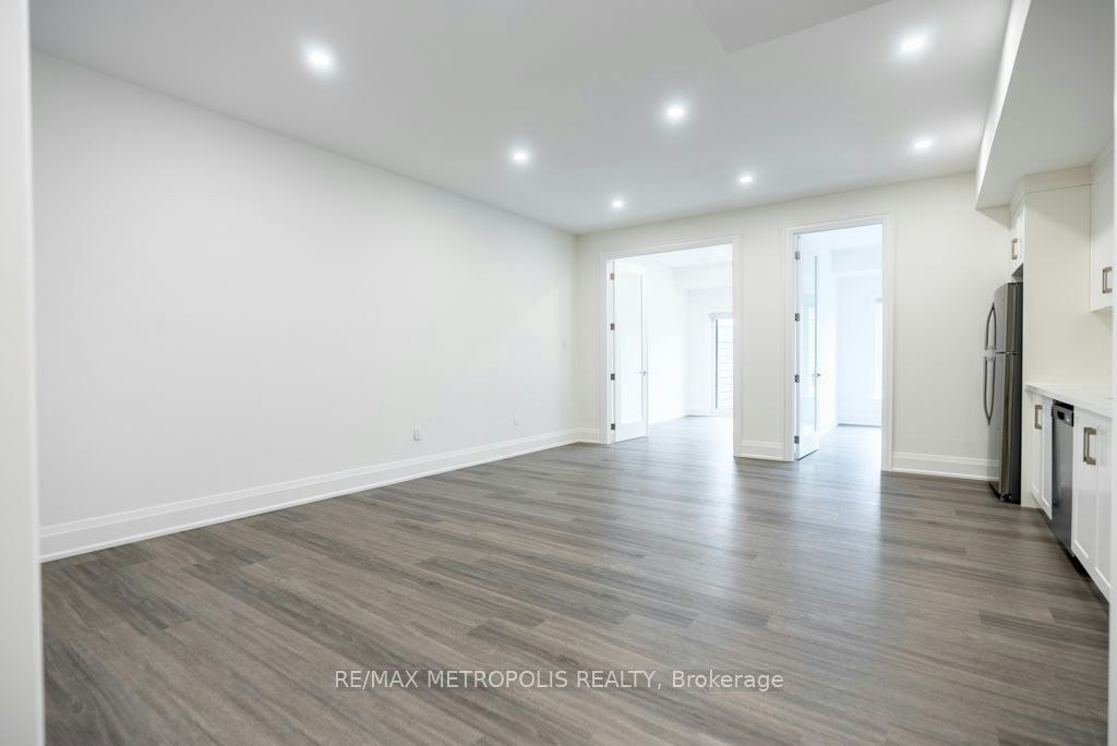 LOWER-25 Antonio Court, Toronto, ON, M9L 2J7 - 7
