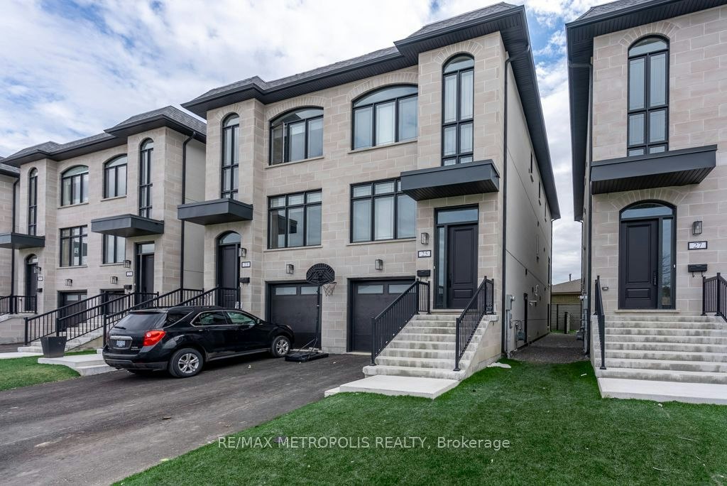 LOWER-25 Antonio Court, Toronto, ON, M9L 2J7 - 2