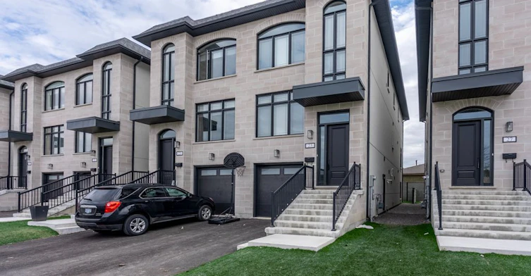 LOWER-25 Antonio Court, Toronto, ON, M9L 2J7 - 2