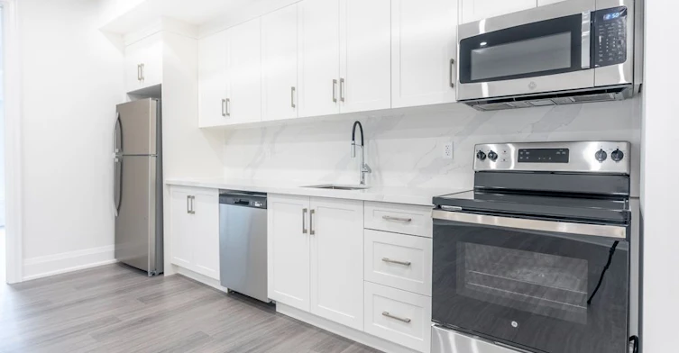 LOWER-25 Antonio Court, Toronto, ON, M9L 2J7 - 9
