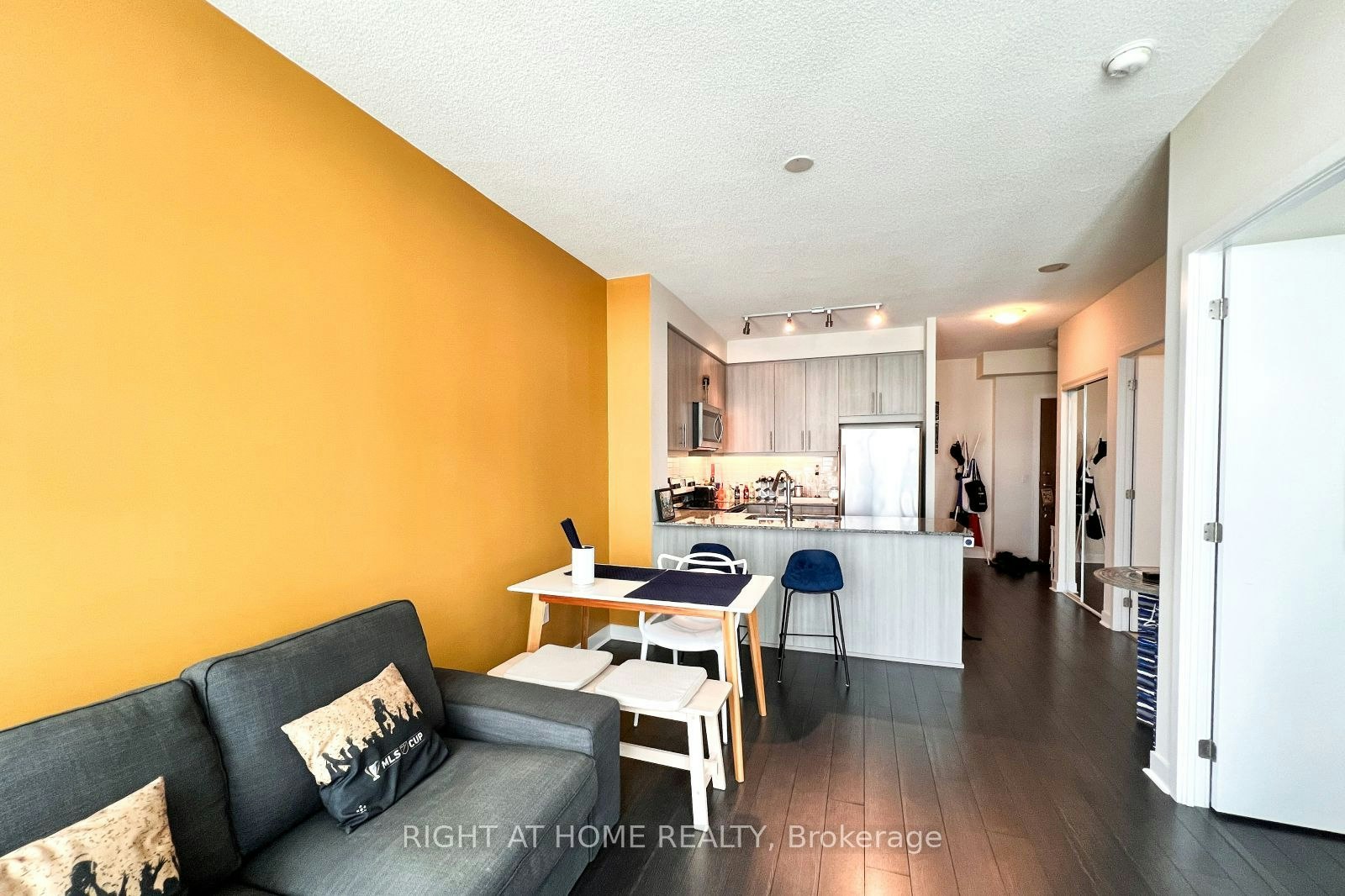 710-3975 Grand Park Drive, Mississauga, ON, L5B 0K4 - 6