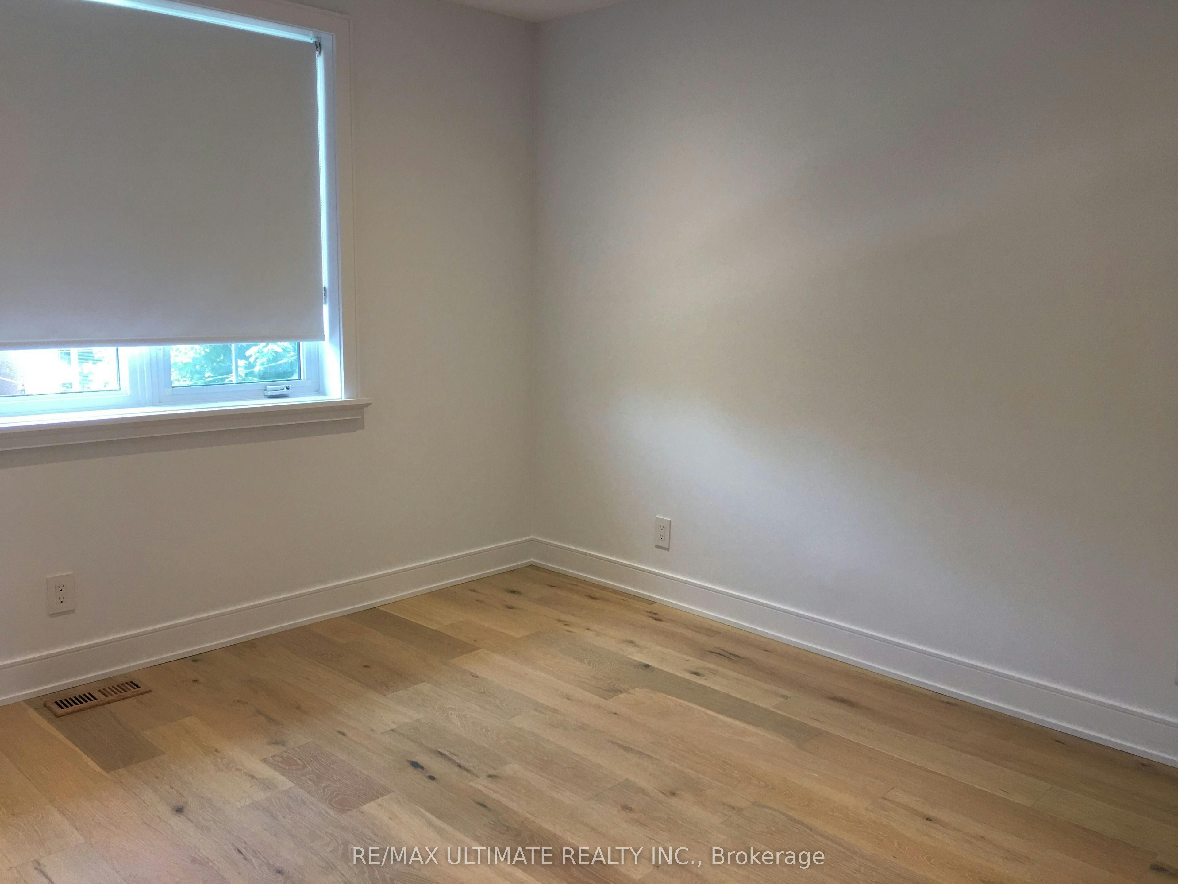 Upper-127 Harvie Avenue, Toronto, ON, M6E 4K5 - 10