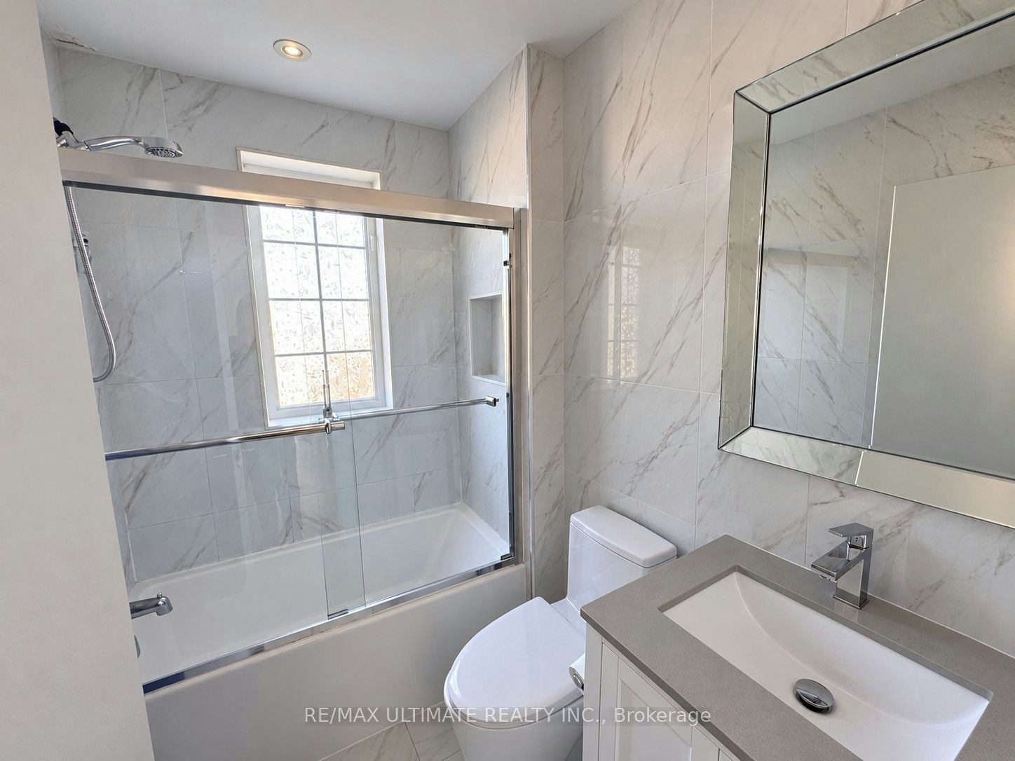 Upper-127 Harvie Avenue, Toronto, ON, M6E 4K5 - 16