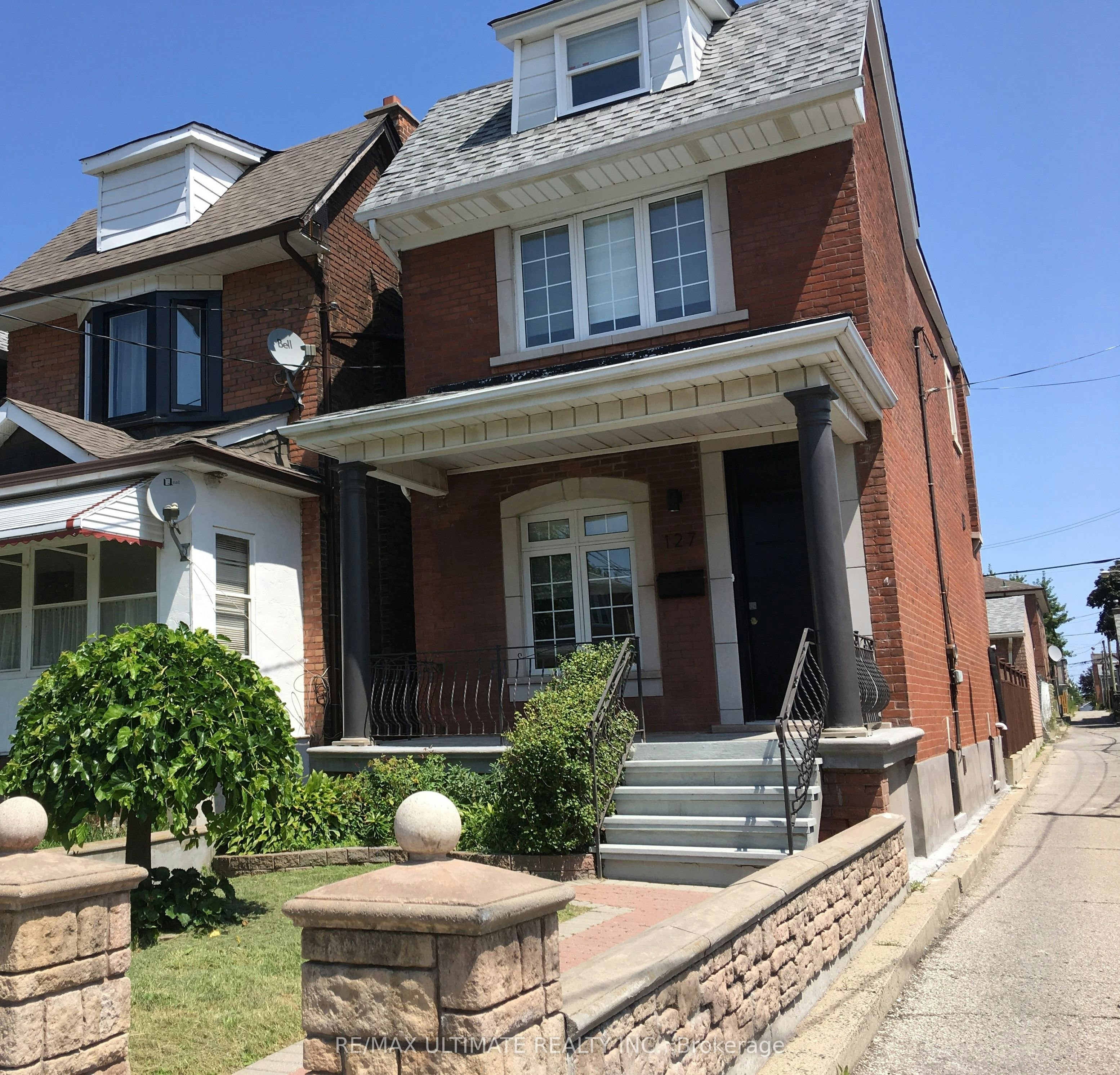 Upper-127 Harvie Avenue, Toronto, ON, M6E 4K5