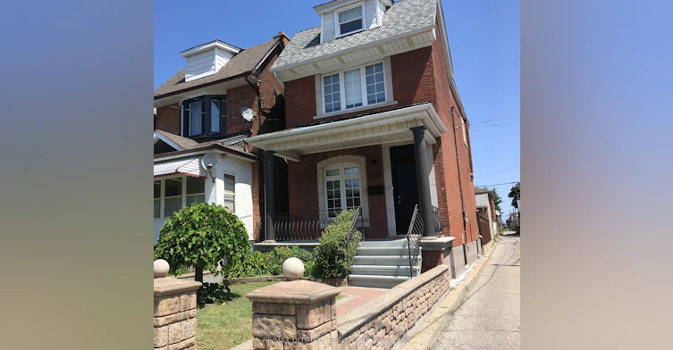 Upper-127 Harvie Avenue, Toronto, ON, M6E 4K5