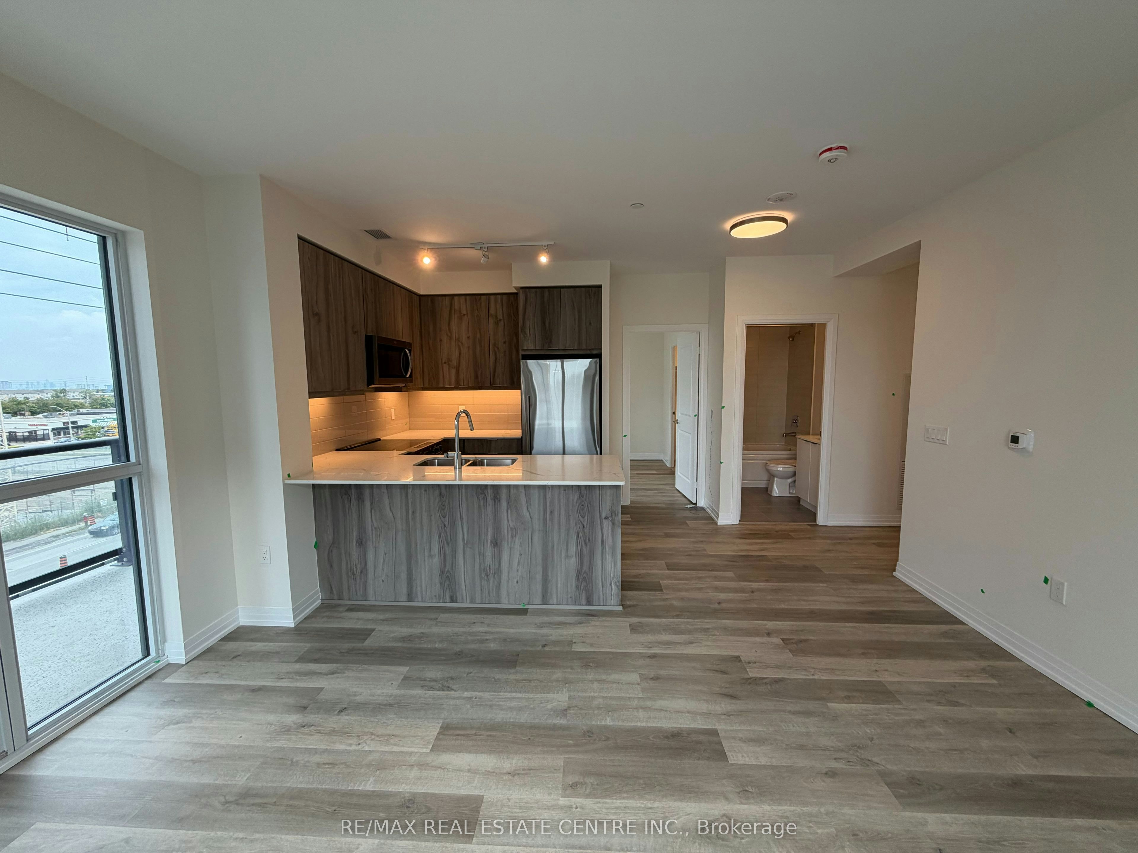 420-15 Watergarden Drive, Mississauga, ON, L5R 0H4 - 4