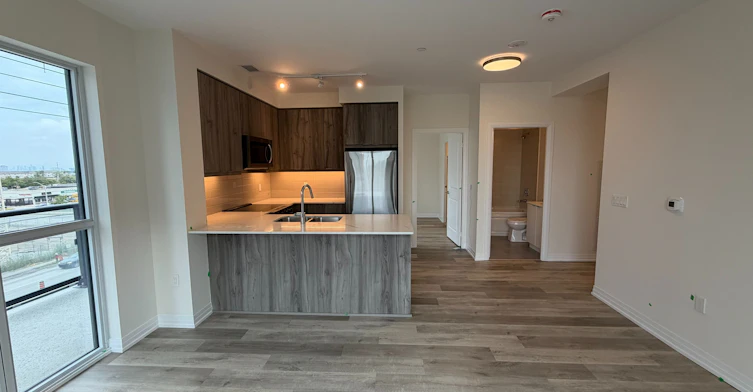 420-15 Watergarden Drive, Mississauga, ON, L5R 0H4 - 4