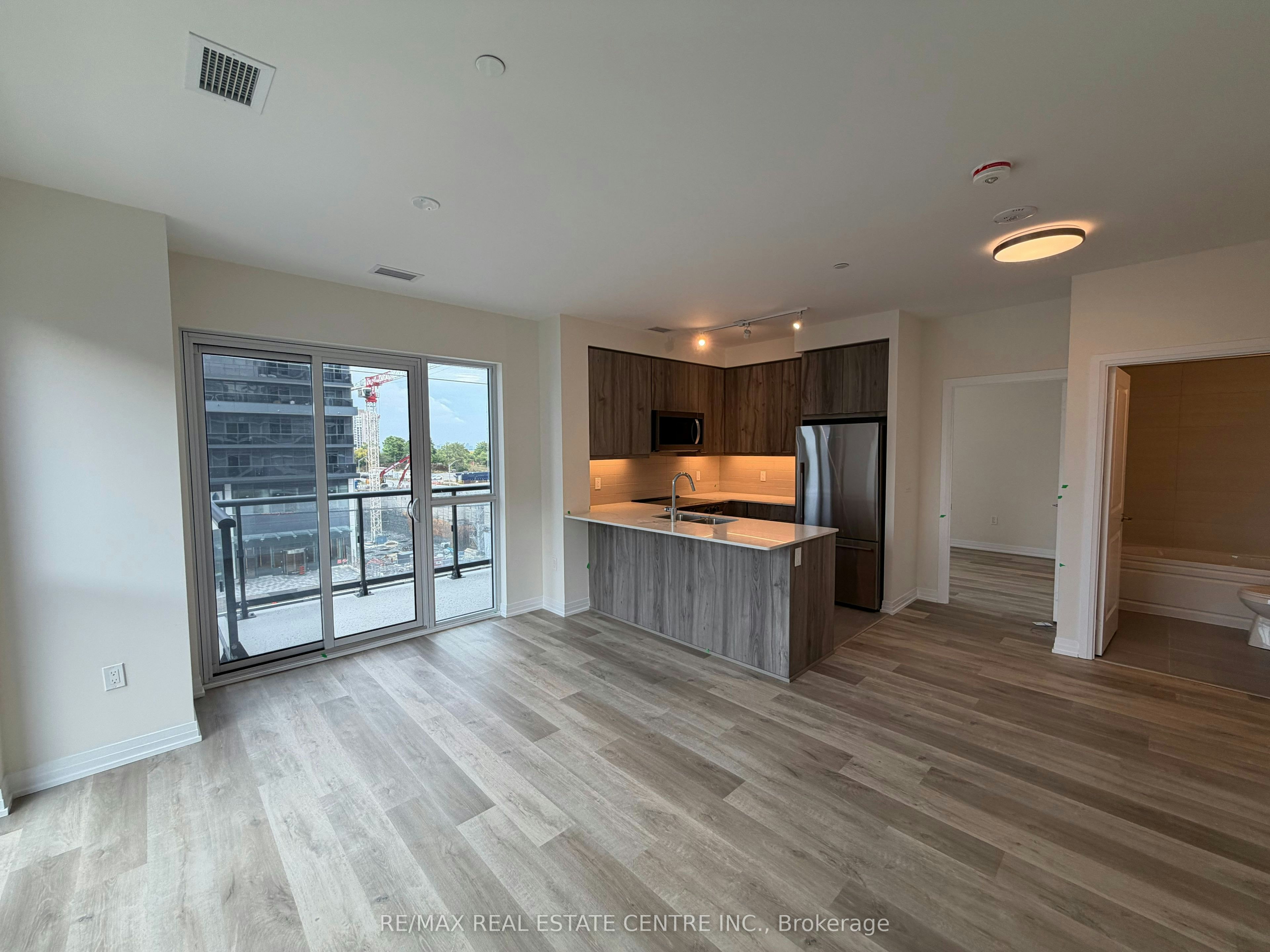 420-15 Watergarden Drive, Mississauga, ON, L5R 0H4 - 2