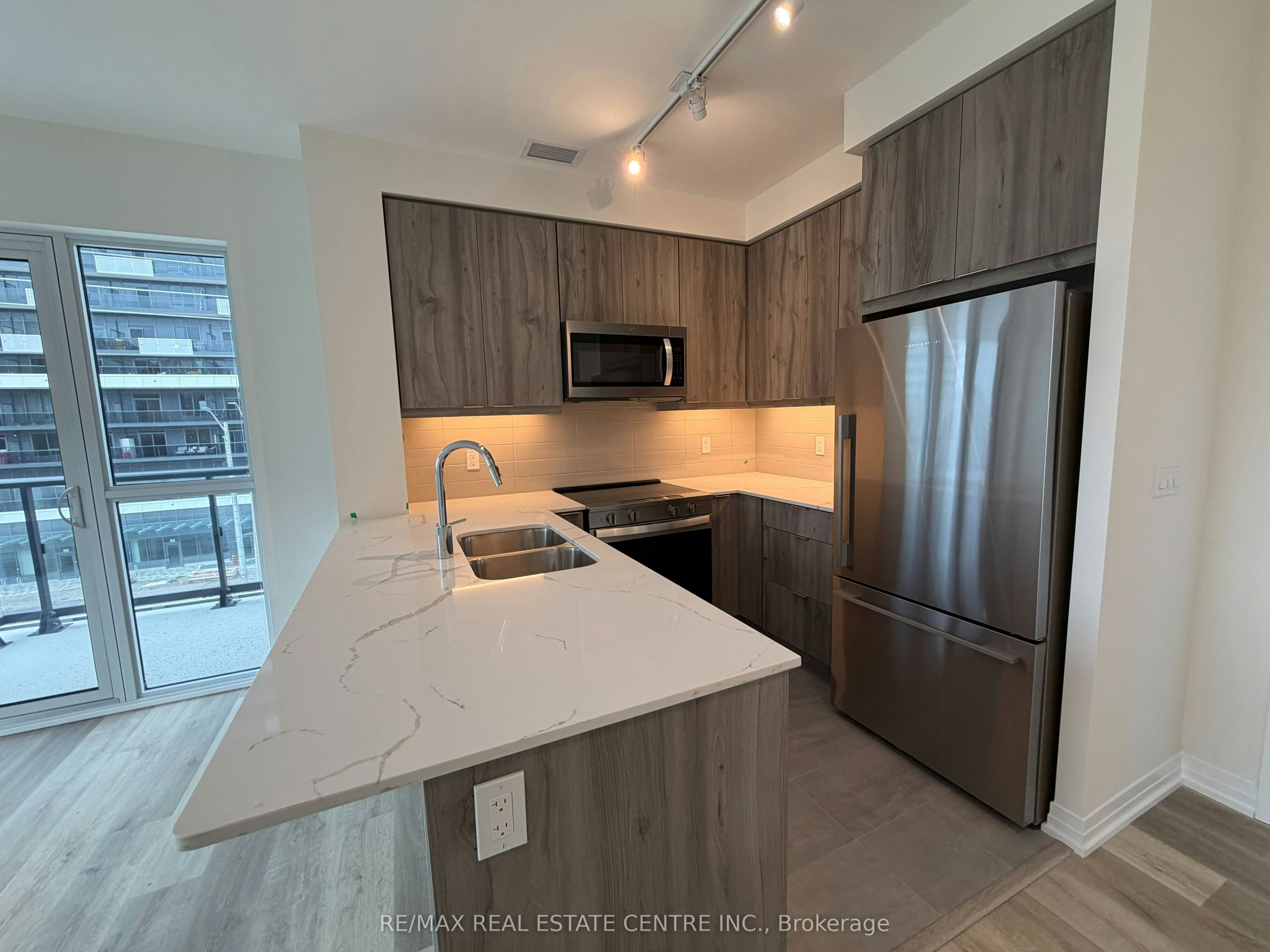 420-15 Watergarden Drive, Mississauga, ON, L5R 0H4 - 5